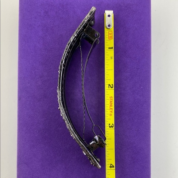 💛 Elegant Black and Silver Filigree Hair Clip - Picture 2 of 4